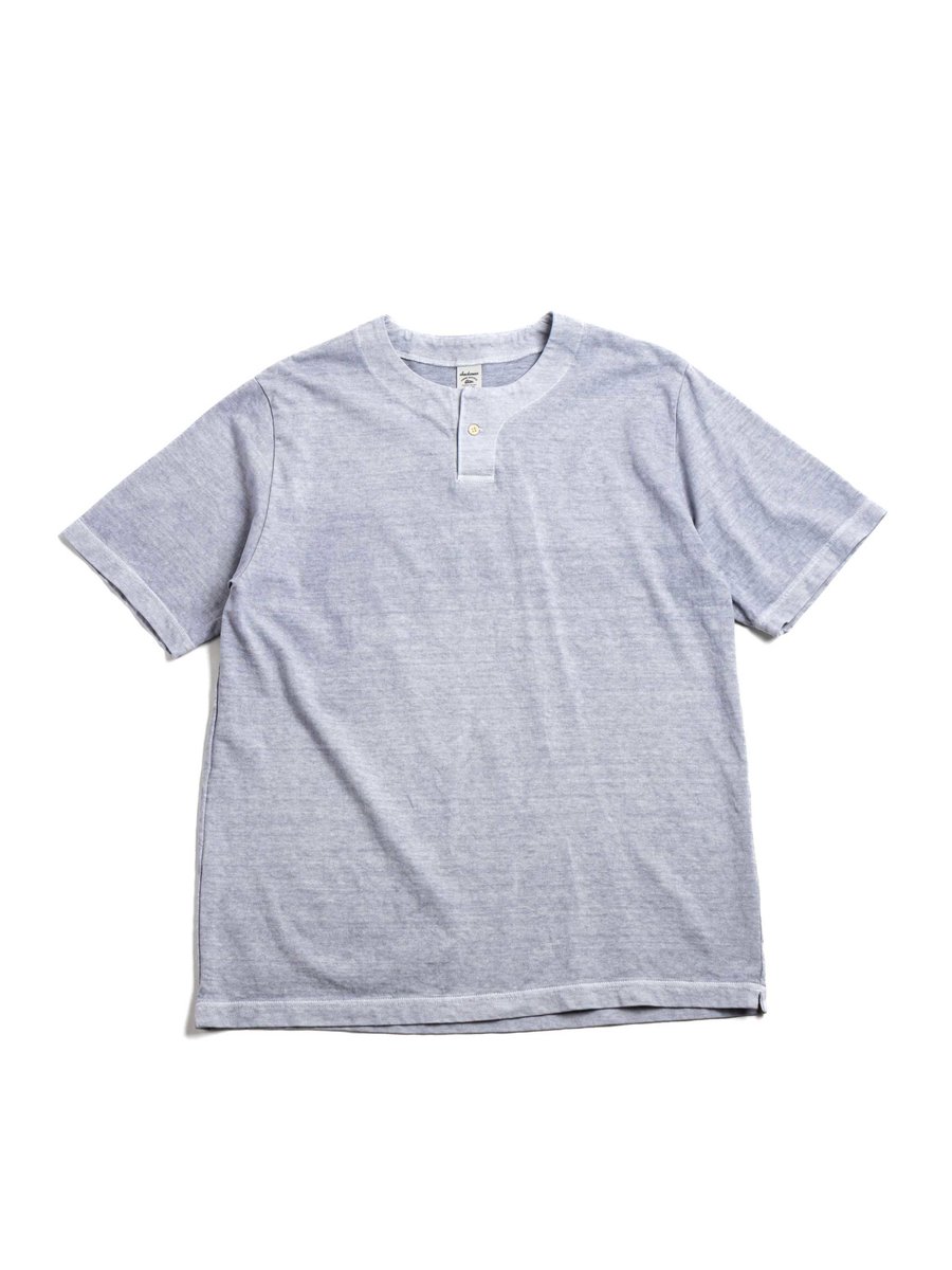 HENLEY–NECK S/S T–SHIRT P.D FADE LILAC
