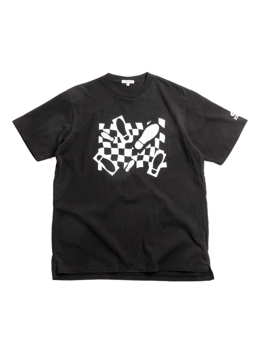 CROSS NECK T&ndash;SHIRT BLACK FOOTPRINT 