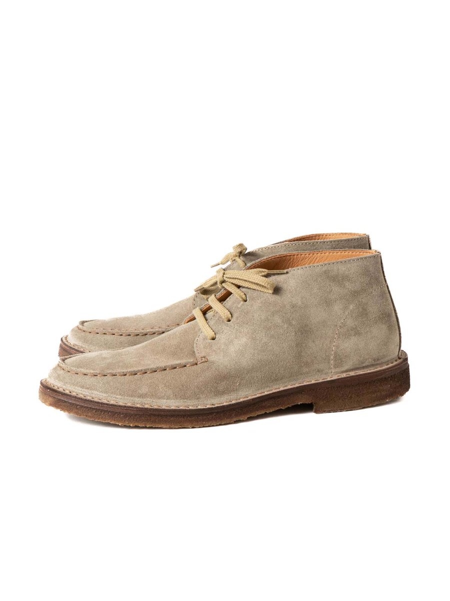 CROSBY MOC&ndash;TOE CHUKKA BOOT SAND SUEDE