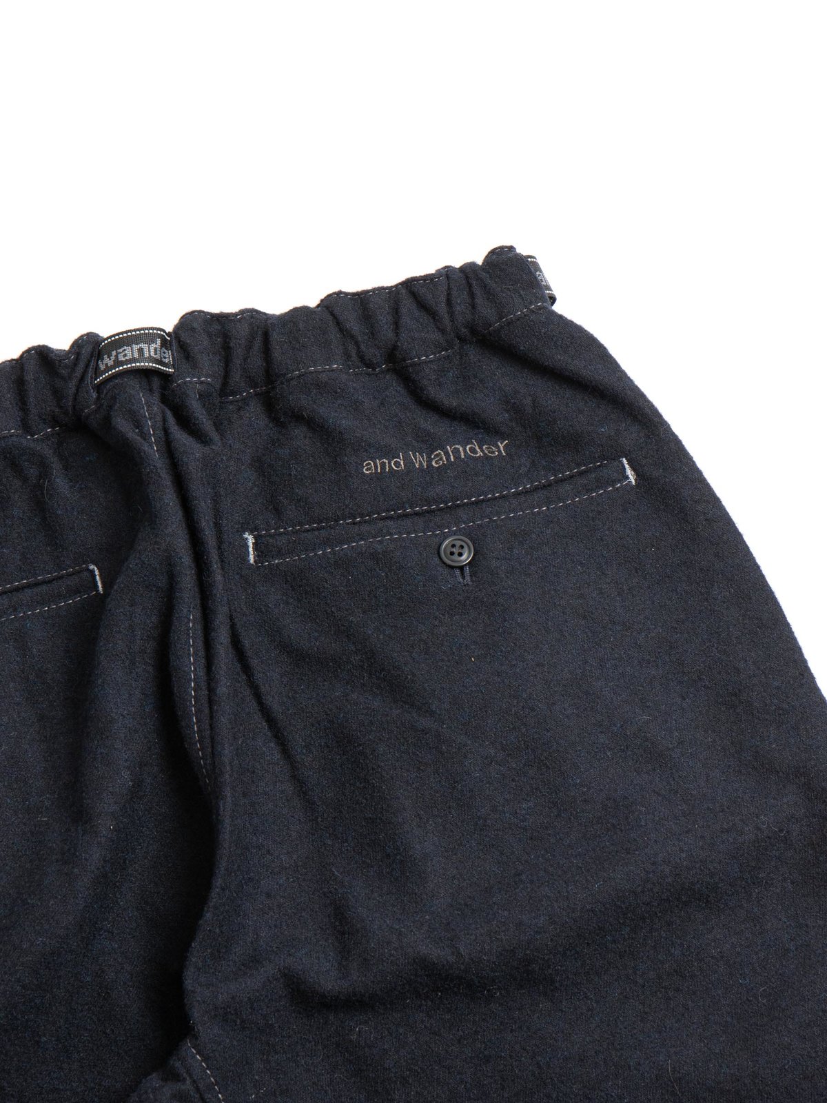 H BEAUTYu0026YOUTH - WOOL TWILL TUCK TAPEREDパンツ | fitprep.de