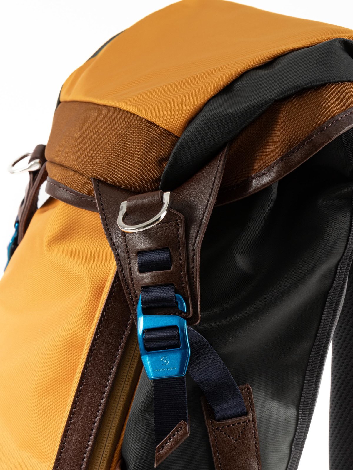 POTENTIAL–V3 FLAP BACKPACK YELLOW - Image 4