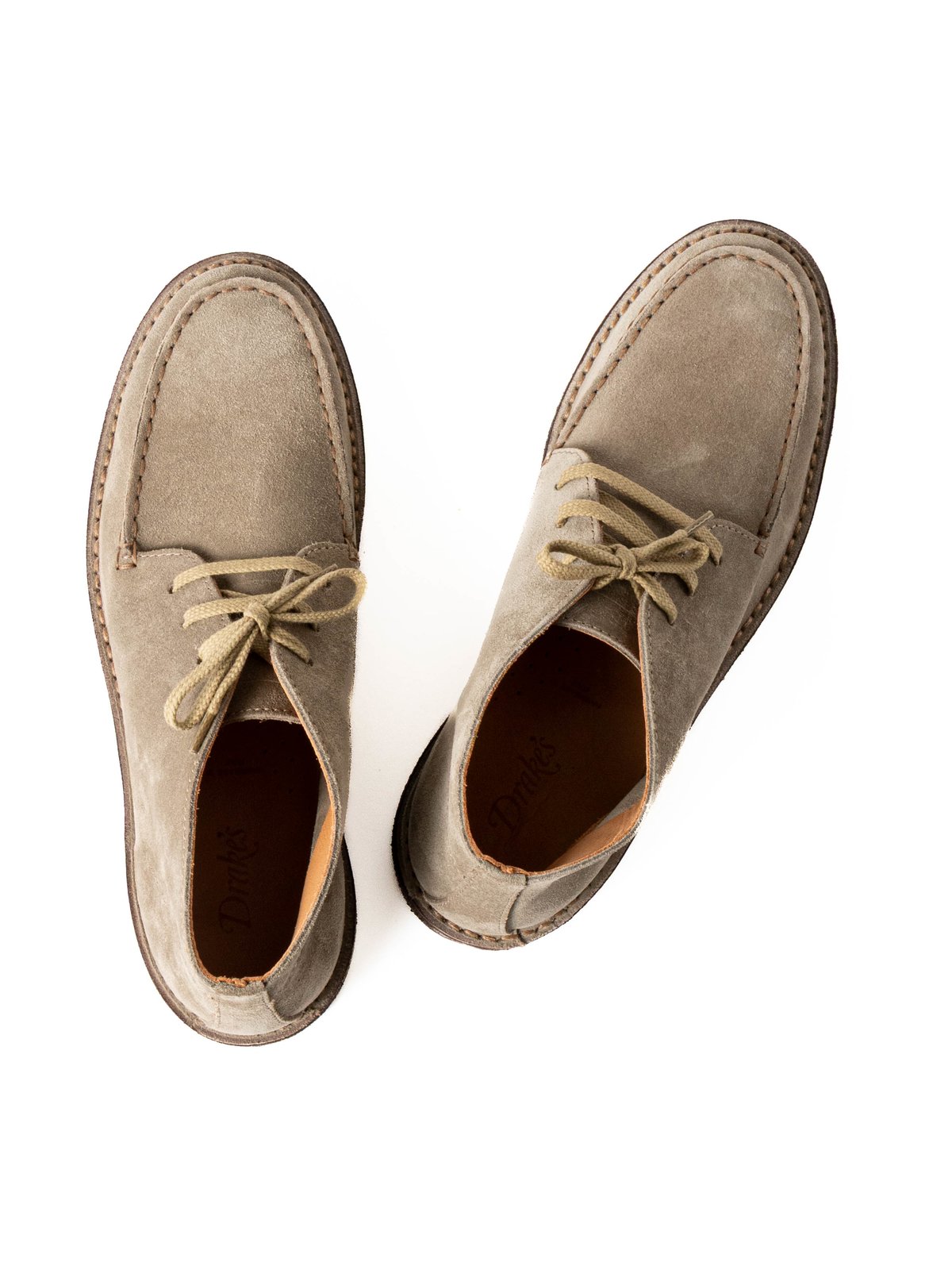 CROSBY MOC&ndash;TOE CHUKKA BOOT SAND SUEDE - Image 5