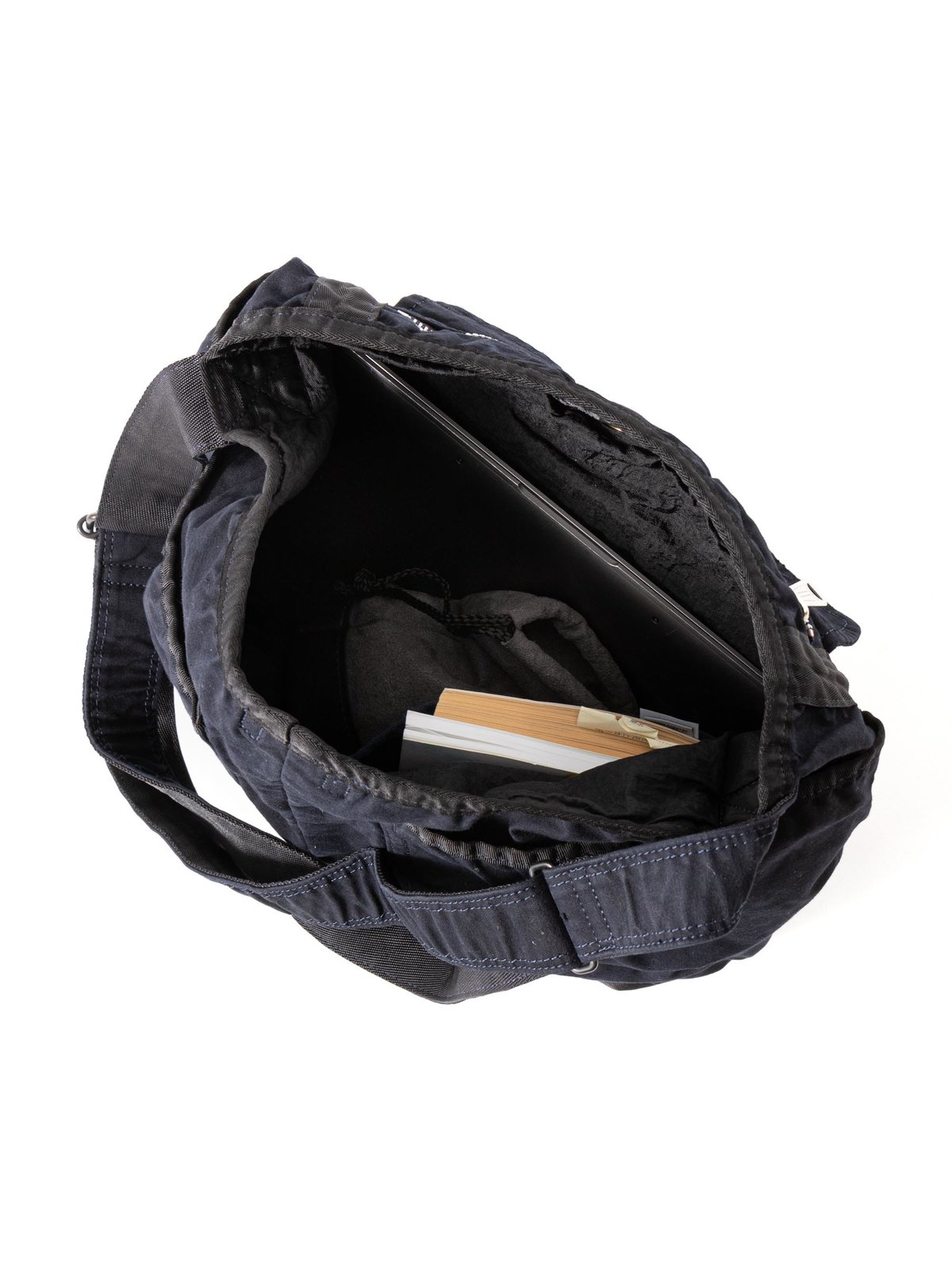 CRAG SHOULDER BAG (L) NAVY - Image 11