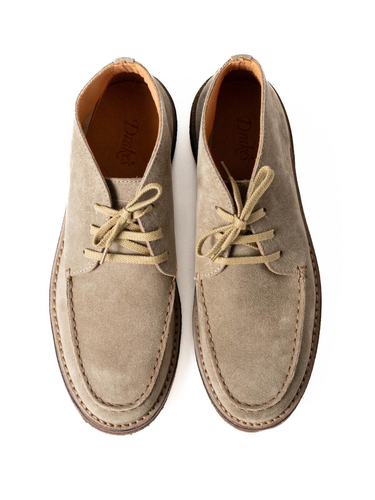 CROSBY MOC&ndash;TOE CHUKKA BOOT SAND SUEDE - Image 6