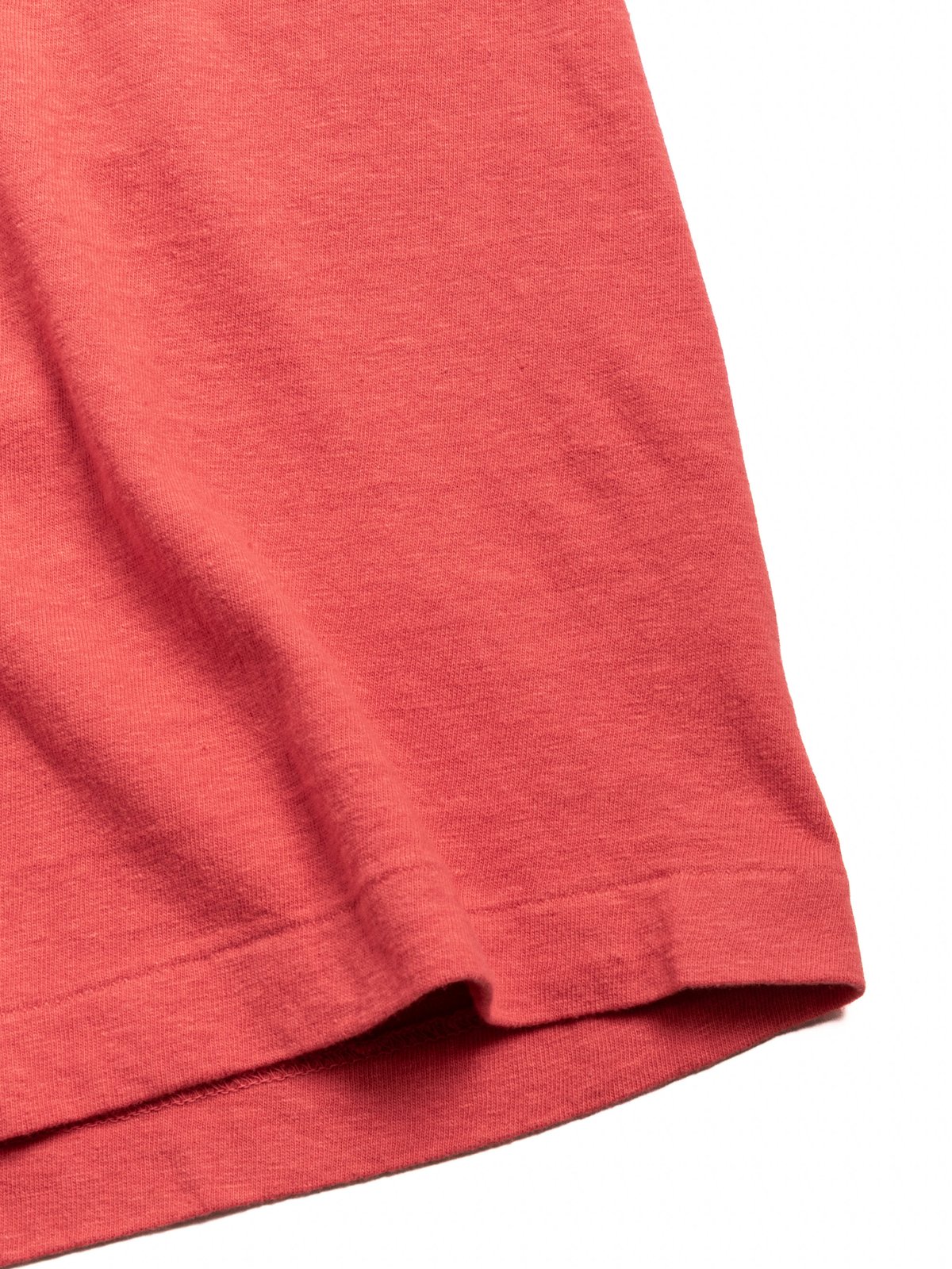 (LOT 4064) F TROOP T&ndash;SHIRT RED - Image 3