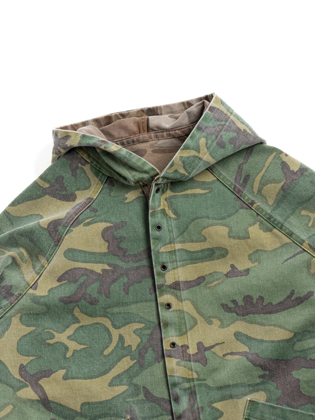 NEEDLES REVERSIBLE HOODED COAT CAMO TWILL - Image 1