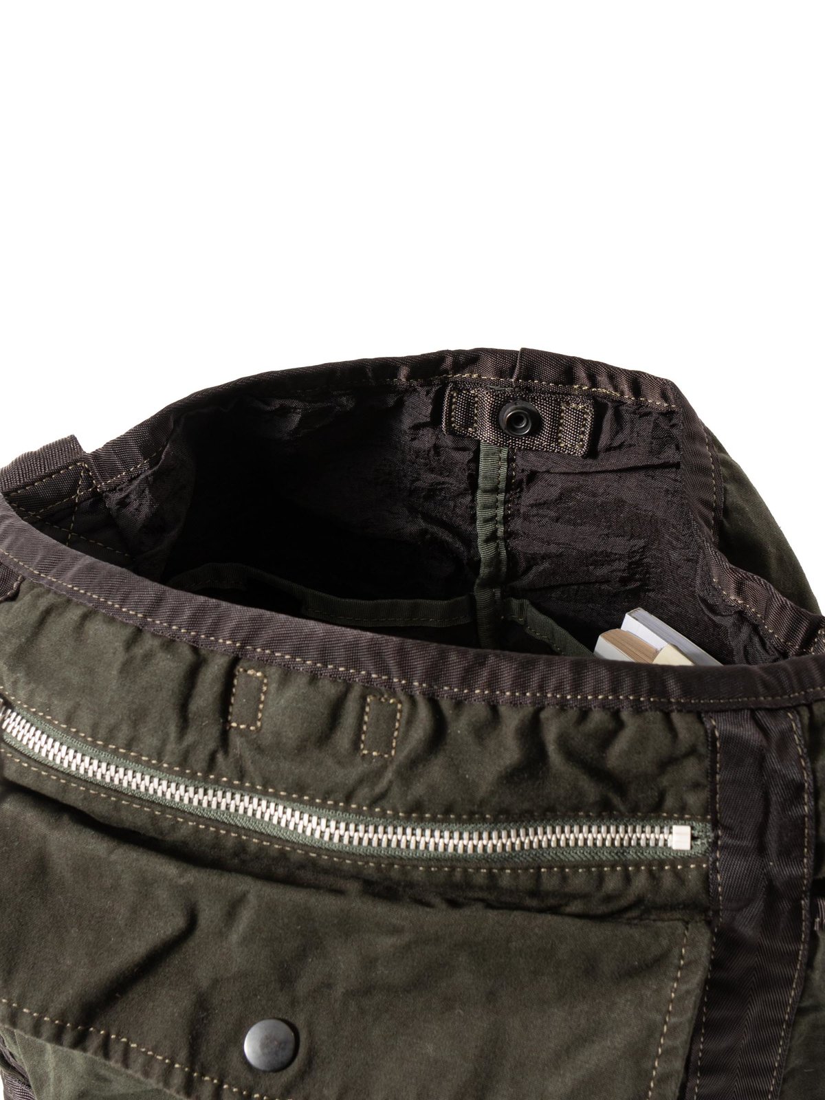 CRAG SHOULDER BAG (L) OLIVE - Image 9